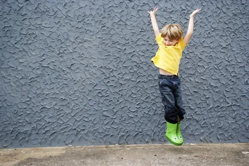 /assets/Uploads/happy-boy-gfe9e2f7e5_640-v3.jpg.webp